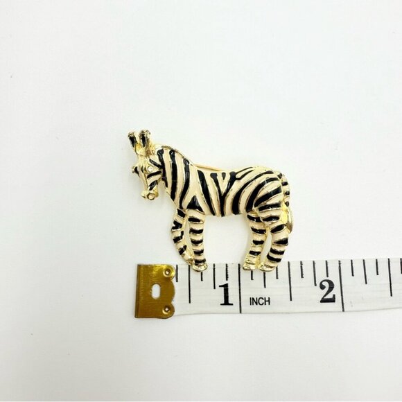 Vintage Enamel Striped Zebra Figural Costume Brooch - Picture 6 of 6